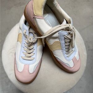 Dolce Vita Women’s Low profile lace up sneakers in pastel multi Size 8.5 New